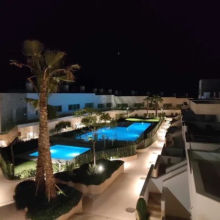 La Invencible 1ª Linea Playa Apartment